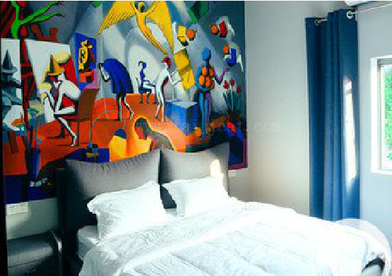  崇州对于酒店的墙体彩绘而言更注重哪些方面？